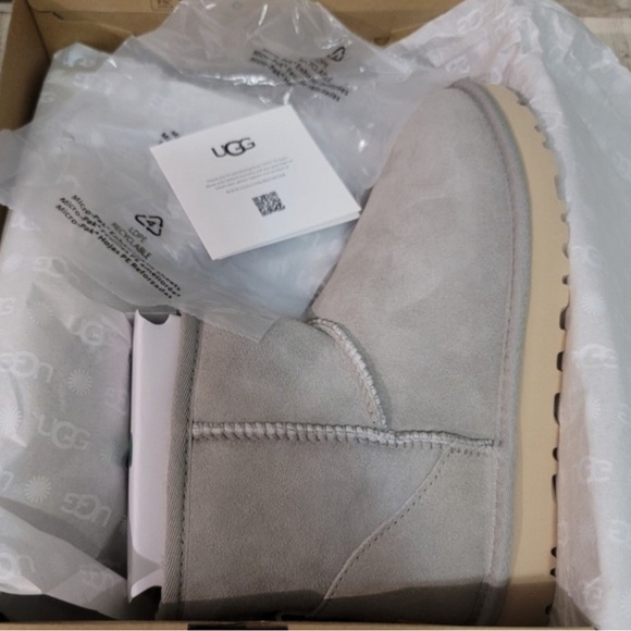UGG MINI CLASSIC II BOOTS RARE GOAT SIZE 7 ‘ONLY ONE ☝️ LEFT’ - Picture 6 of 12